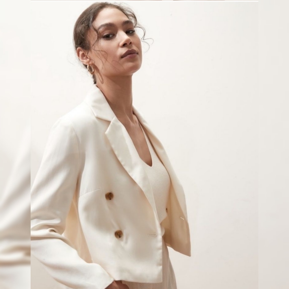 Banana Republic Double Breasted Cropped Blazer